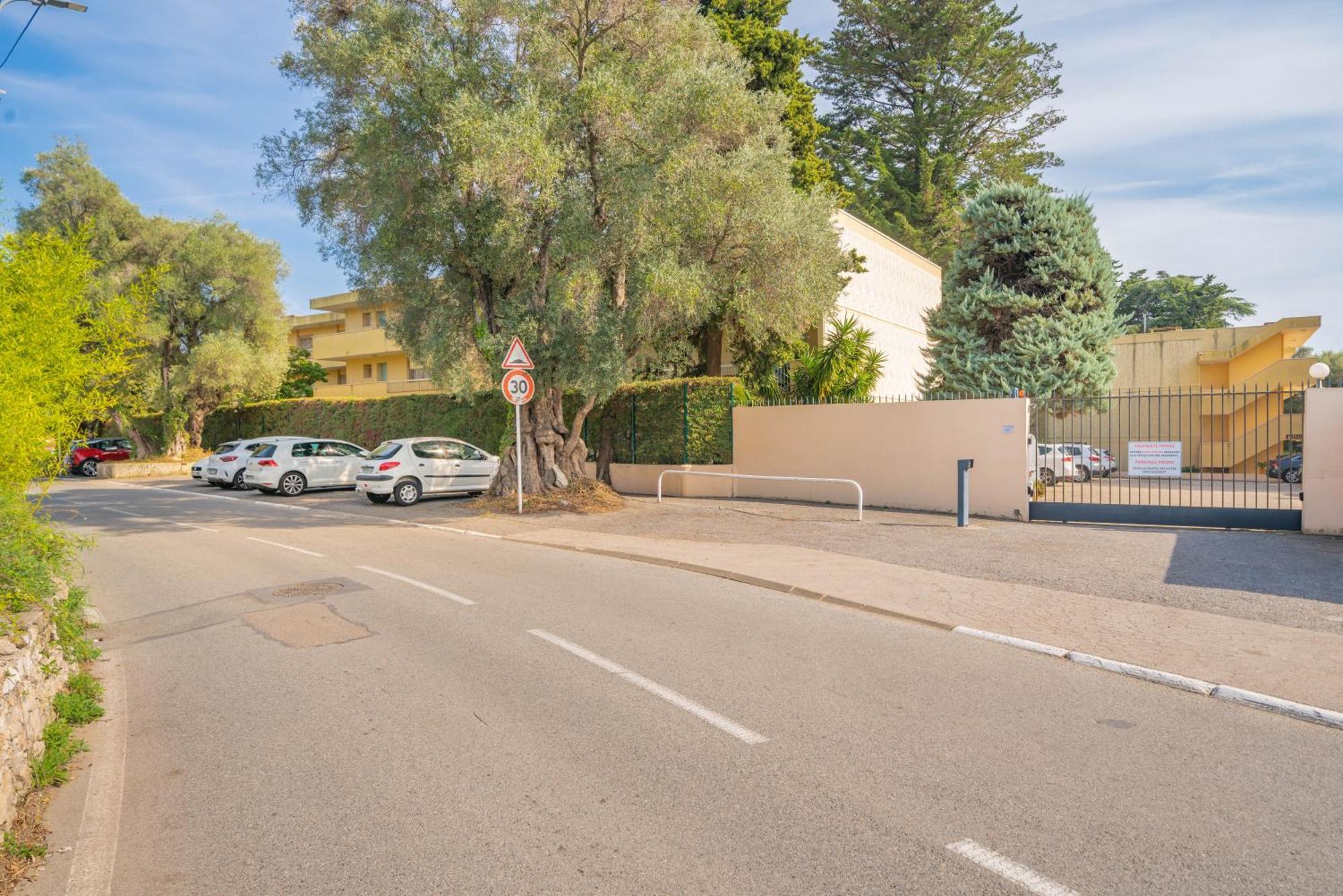 Les 15 Pins & La Mer -Your Green Getaway Near Sea & Beach Antibes Exterior foto