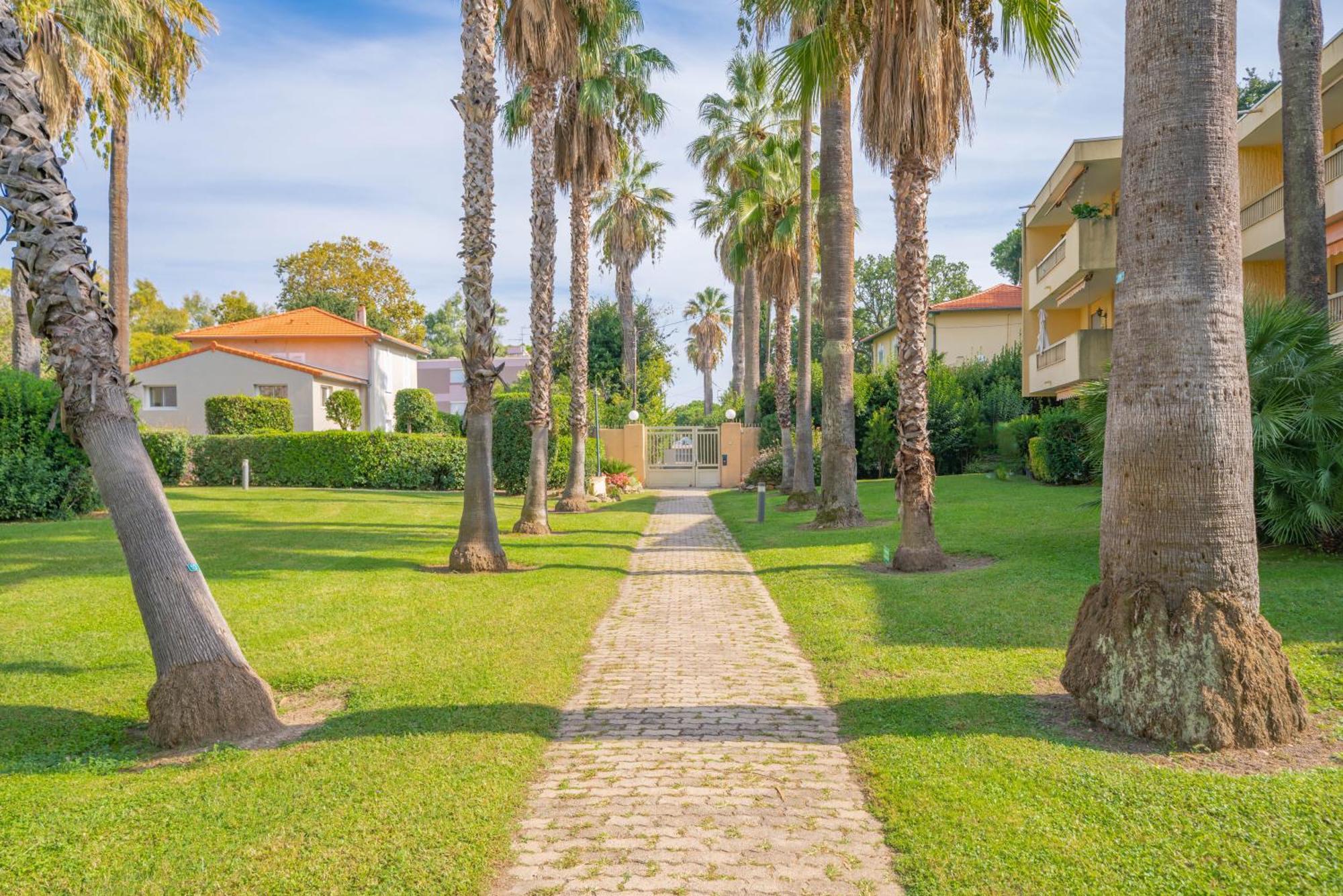 Les 15 Pins & La Mer -Your Green Getaway Near Sea & Beach Antibes Exterior foto